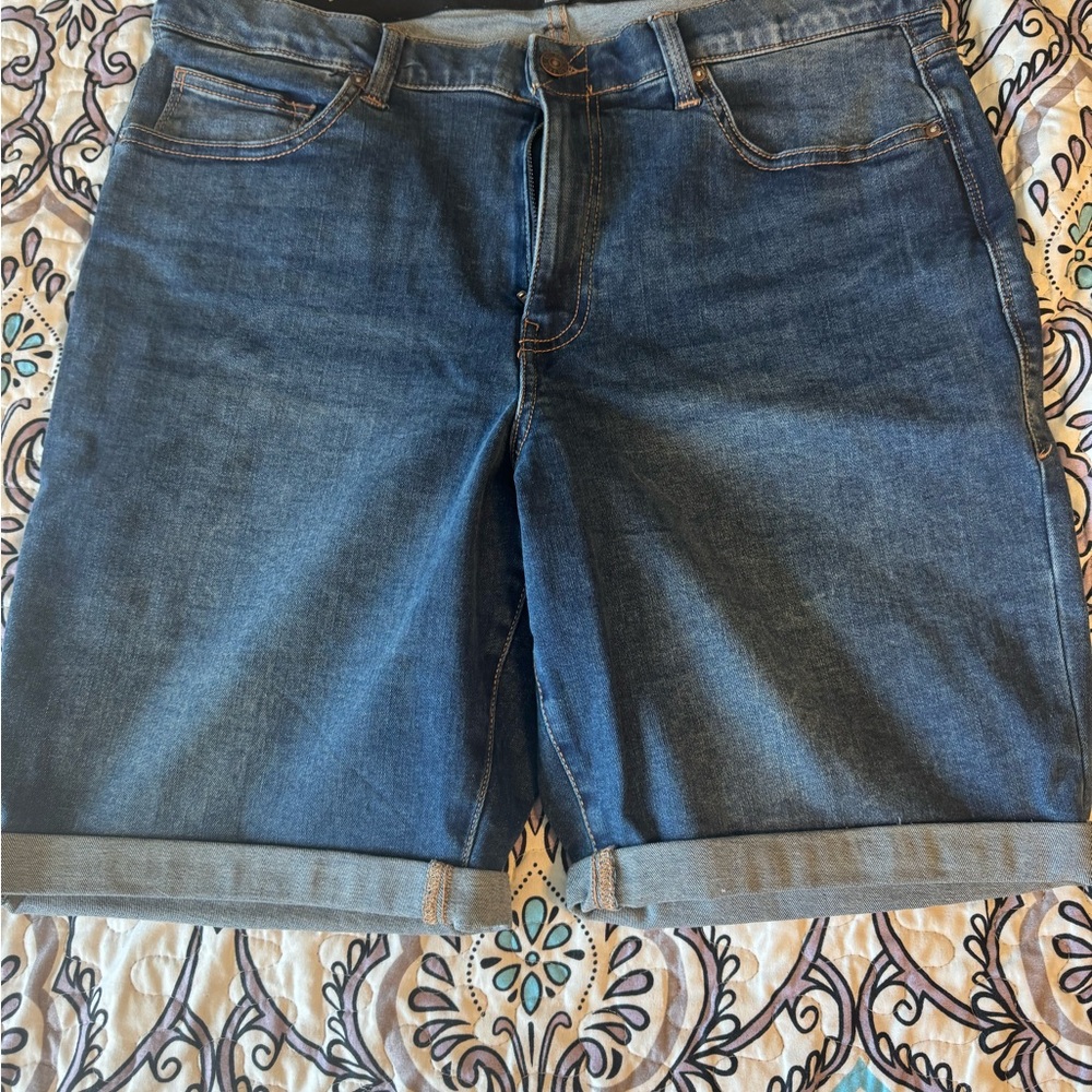 LuLaRoe Denim Women's Shorts size 32